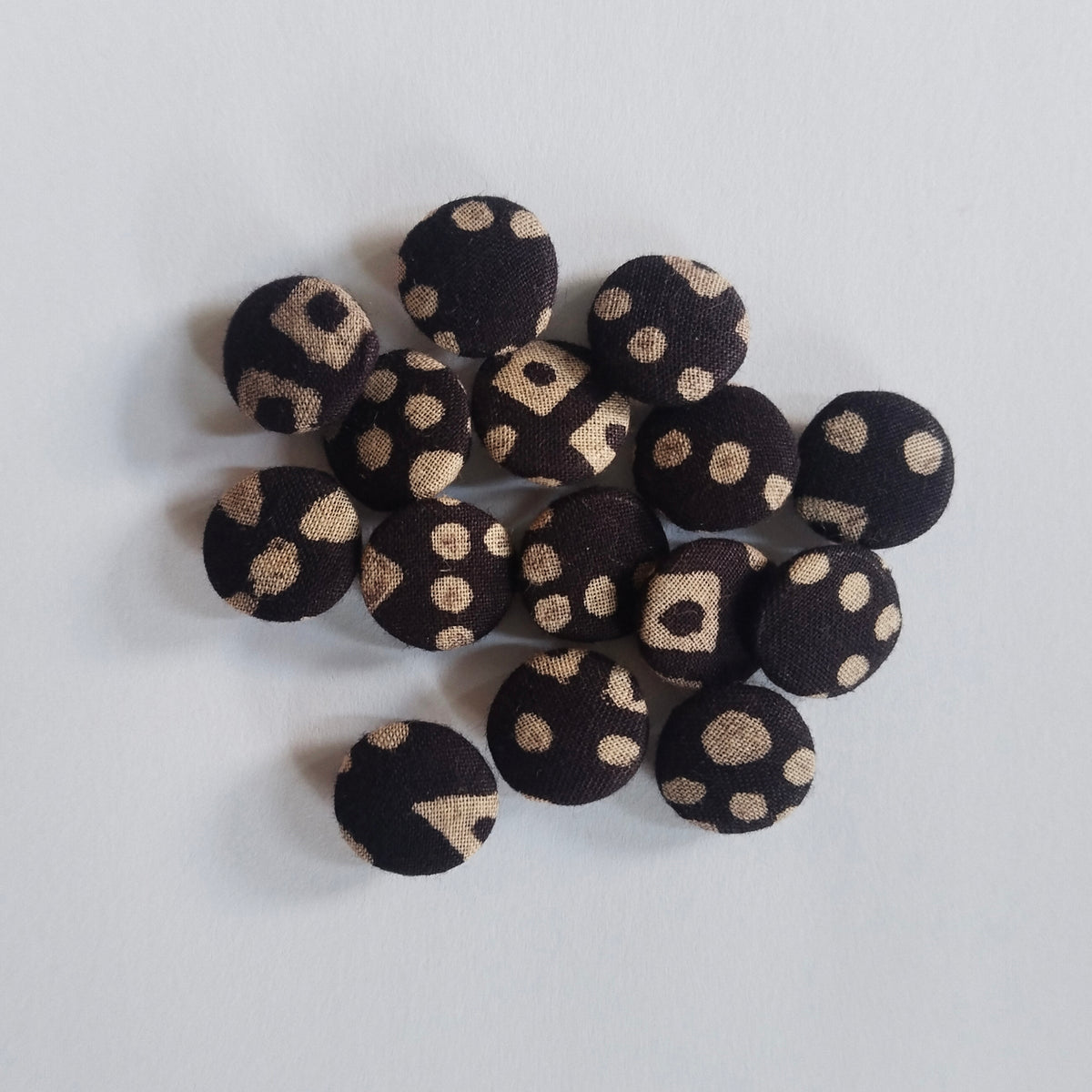 Black Chunri Ajrak Buttons Set of 6, 13 mm Organic Dyed Hand Block Printed Decorative Buttons by Sartiyoon Pakistan
