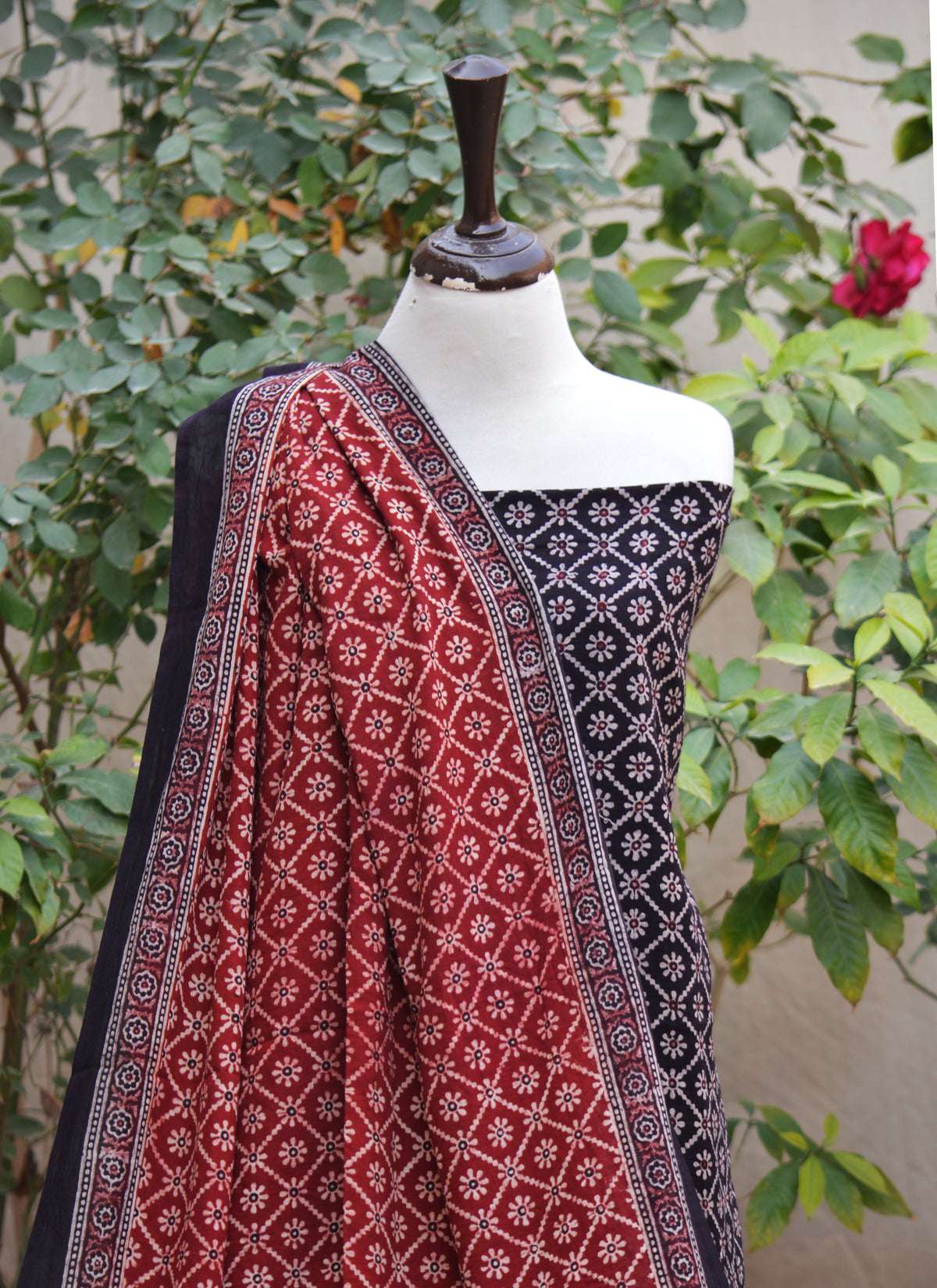 Ajrak Floral Jaal Contrast shirt dupatta unstitched hand block print Pakistan