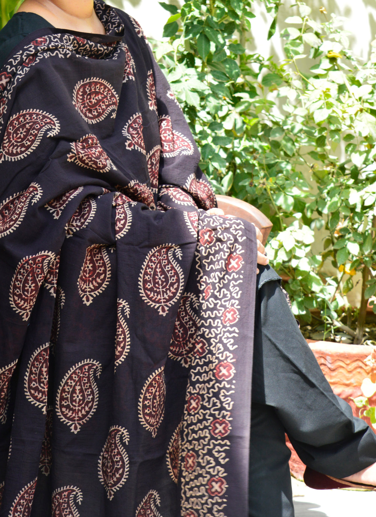 2.5 m Ajrak Chadar Anbi Kakkar maroon indigo Kakkar pattern cotton wrap