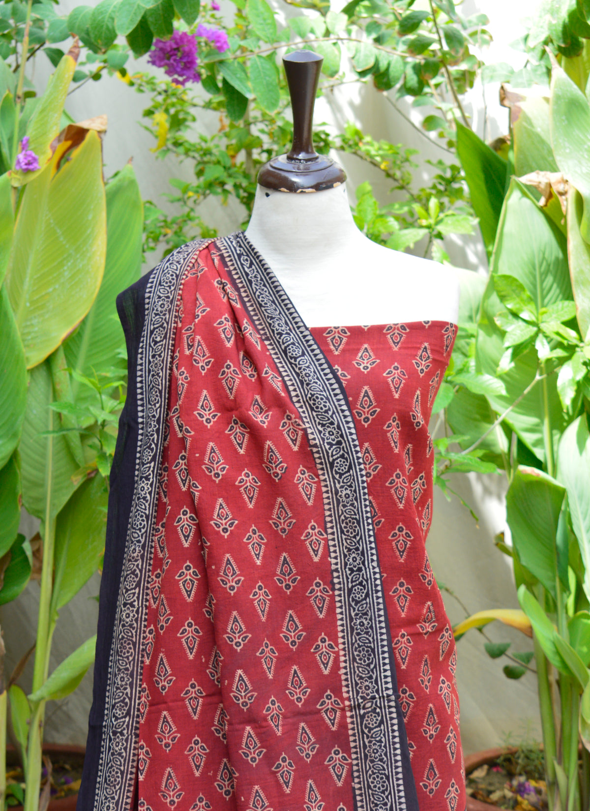 Hand block printed Ajrak two-piece – floral design with smart dupatta border