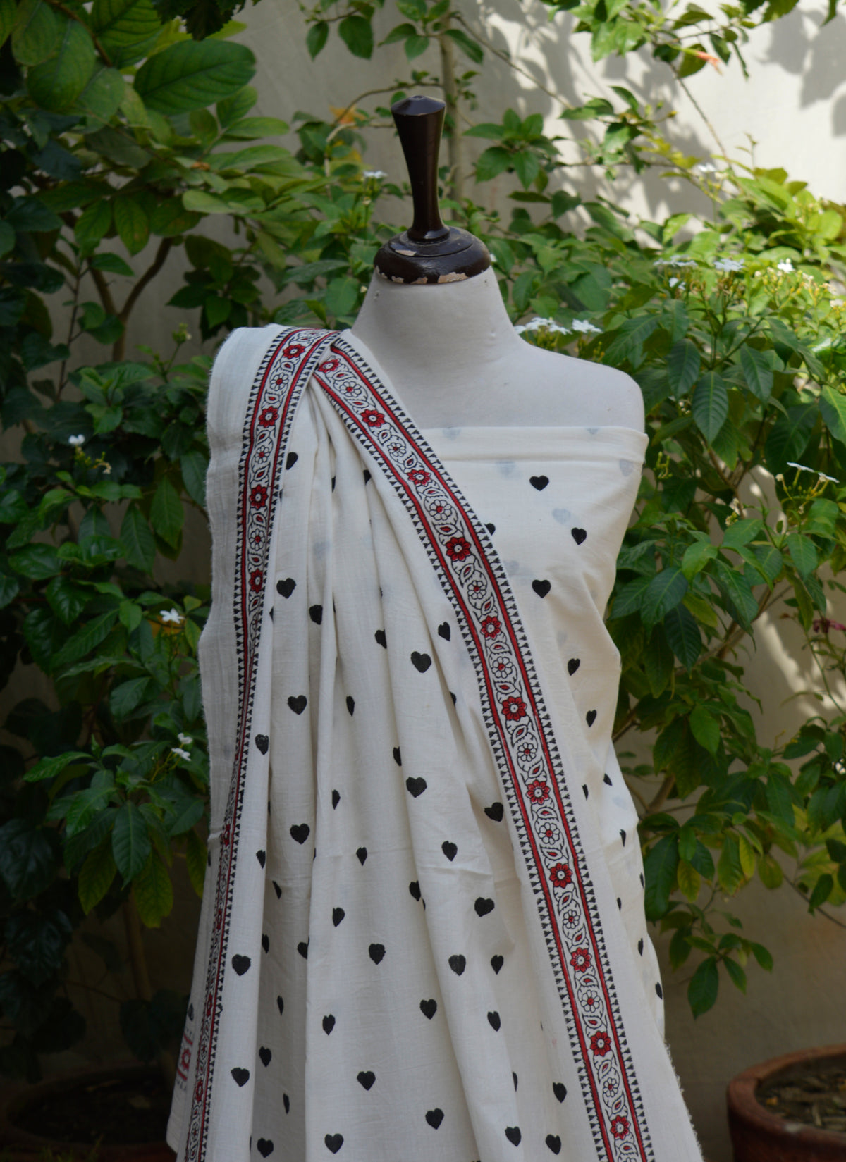 Hand block printed black love heart design cotton two-piece shirt and dupatta