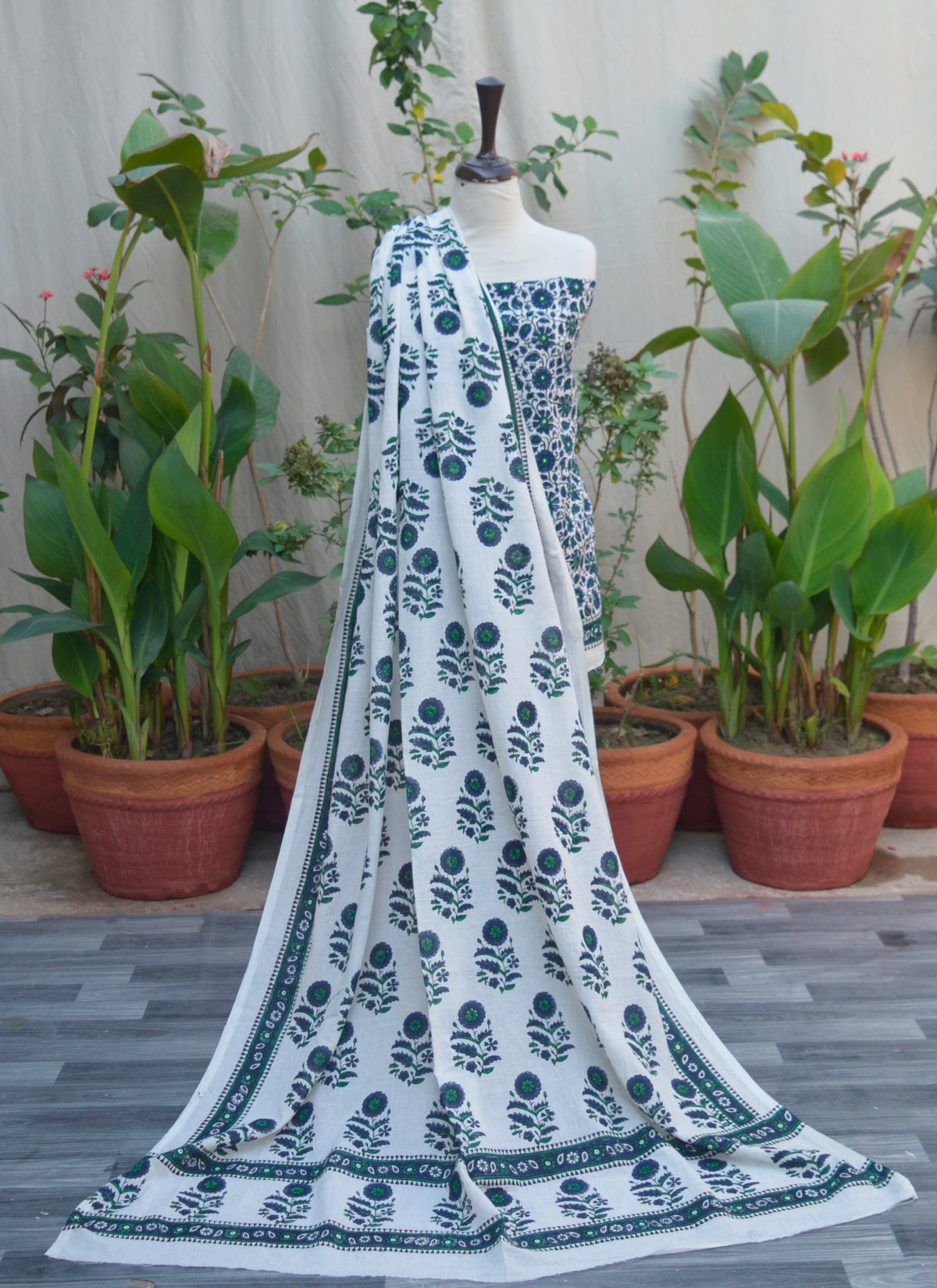 Daisy Flower Blue Hand Block Printed Unstitched Lawn Two-Piece – Floral Print Shirt & Dupatta.