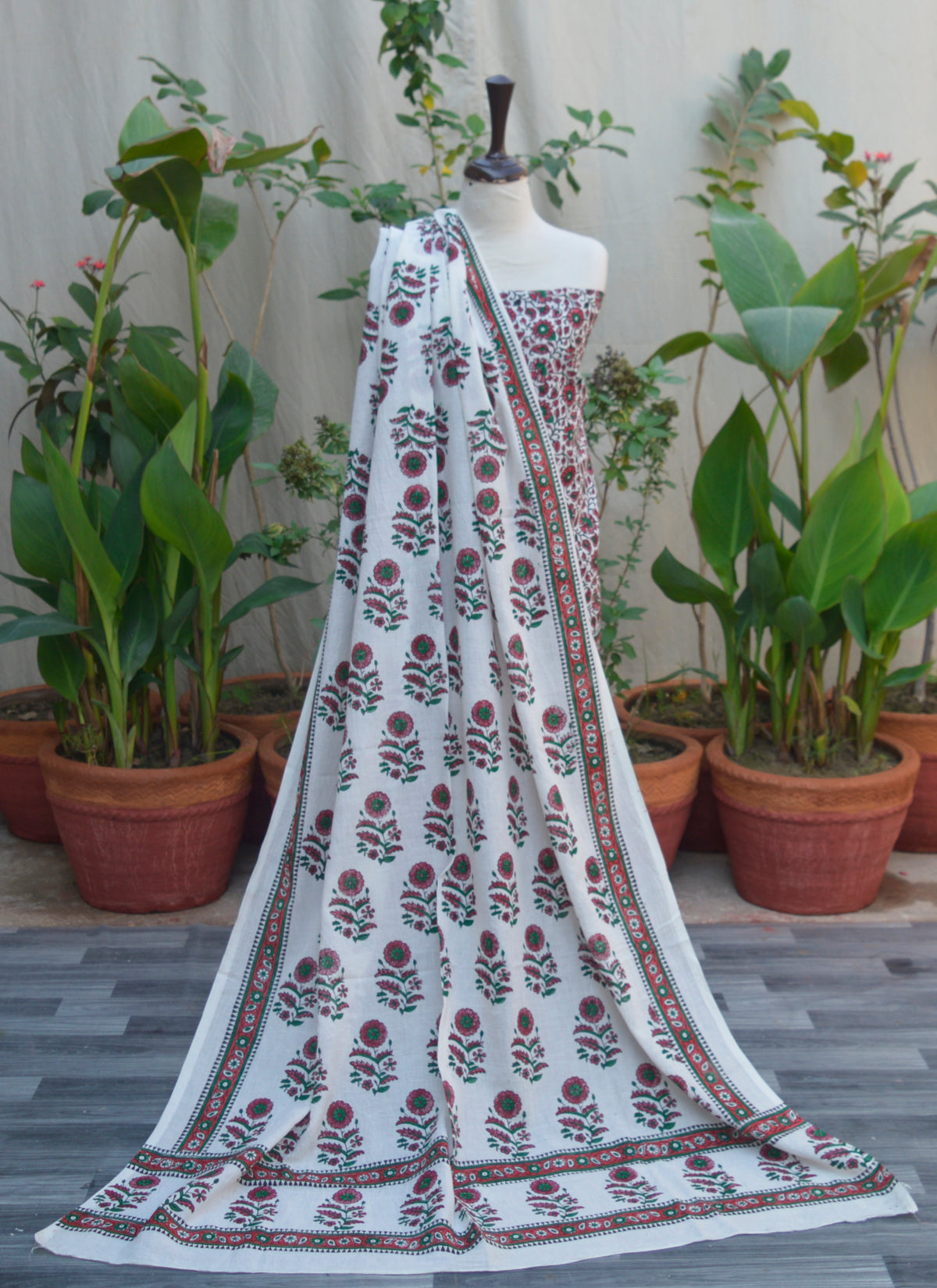Daisy Flower Pinkish Red Hand Block Printed Unstitched Lawn Two-Piece – Floral Print Shirt & Matching Dupatta.