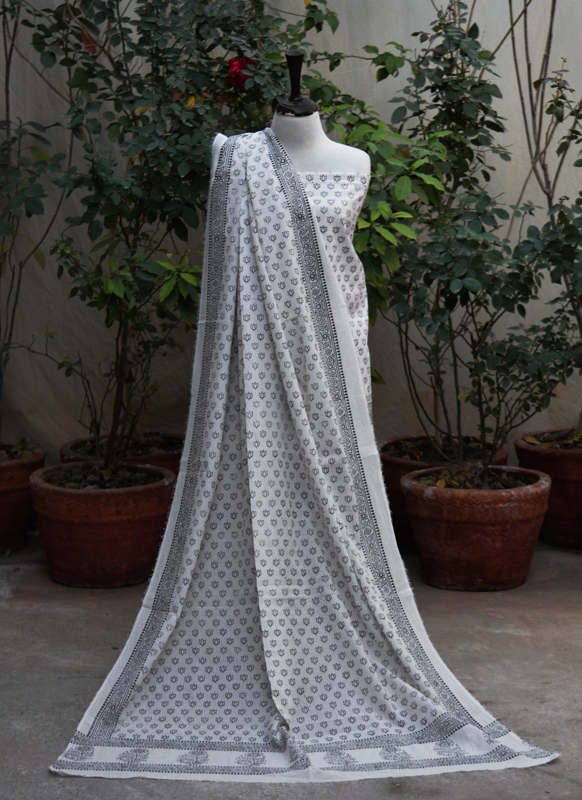 Tiny floral block print shirt dupatta lawn cotton Pakistani ethnic wear
