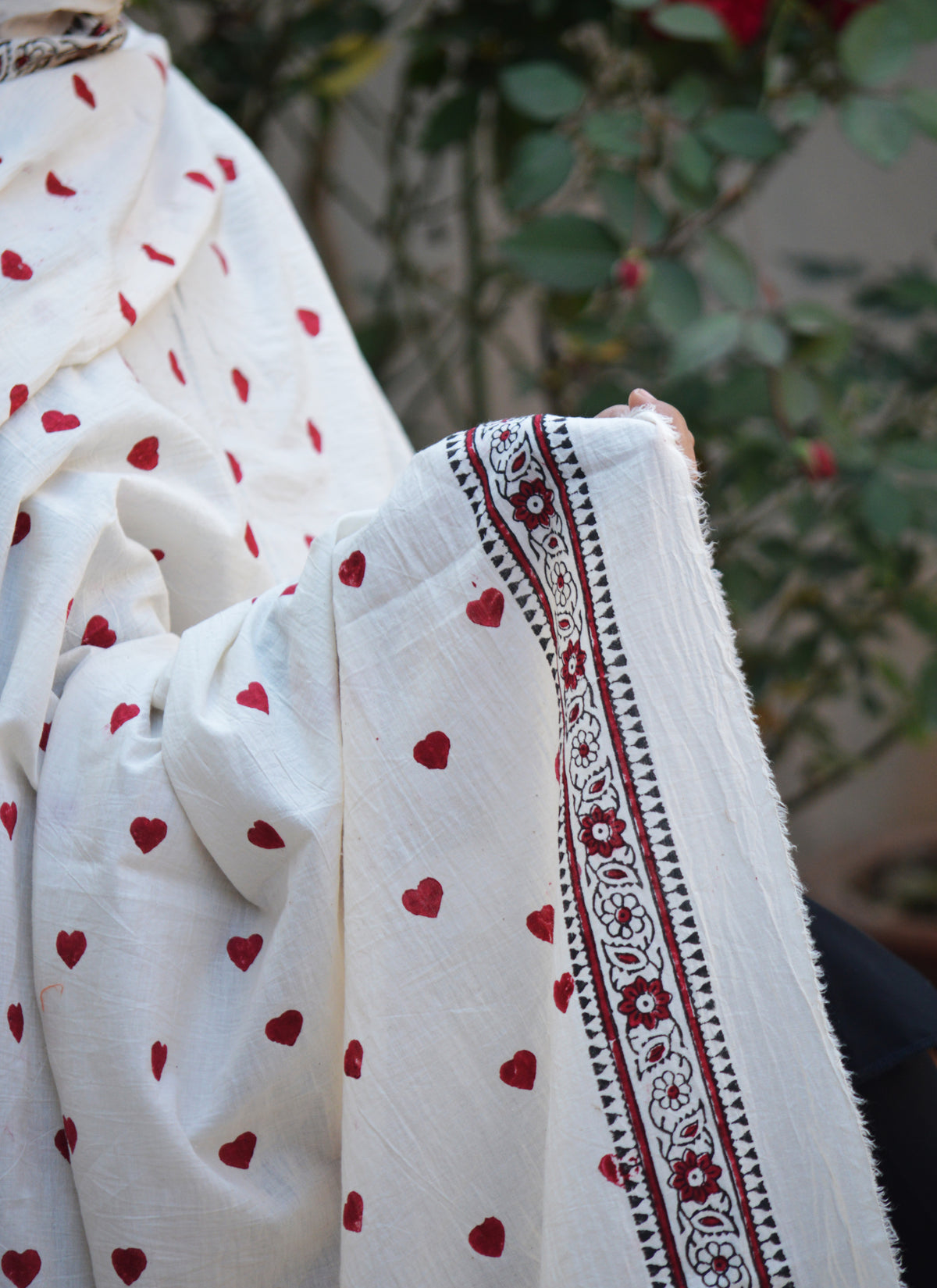 Smart heart hand block print cotton dupatta with sea shell ornaments