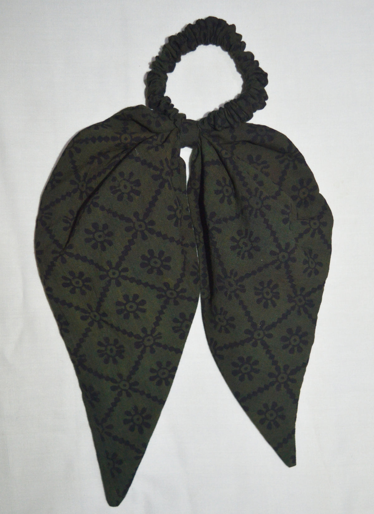 Organic dyed Ajrak jungle green scrunchie scarf cotton hand block printed – Ajrak Design Dress accessory