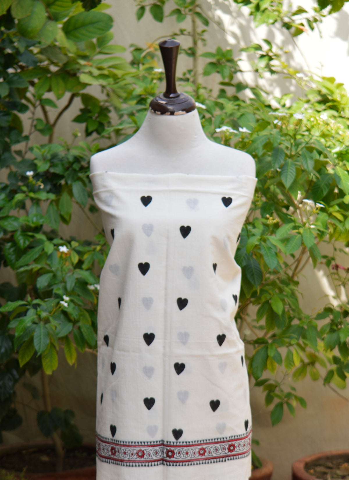 Women’s breathable cotton dress with Love Black Heart hand block printed motifs