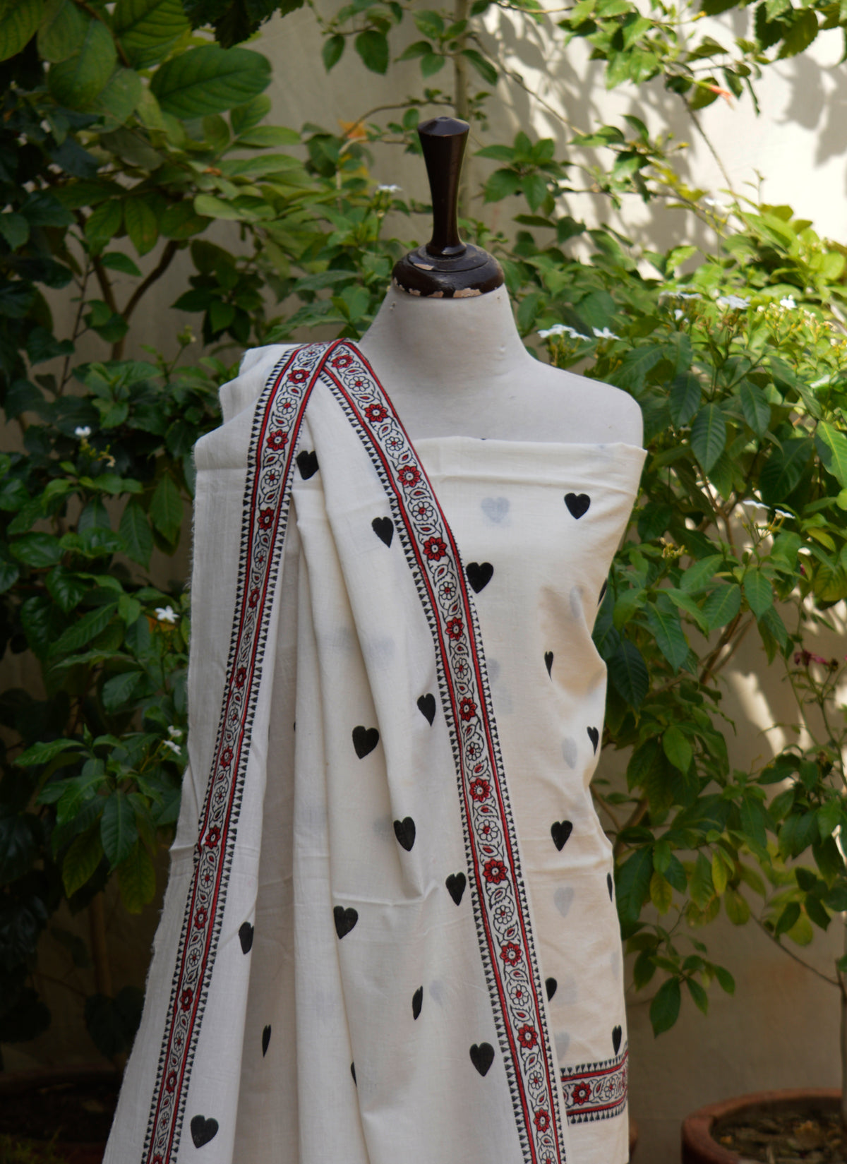 Hand block printed Love Black Heart cotton two-piece shirt and dupatta for women