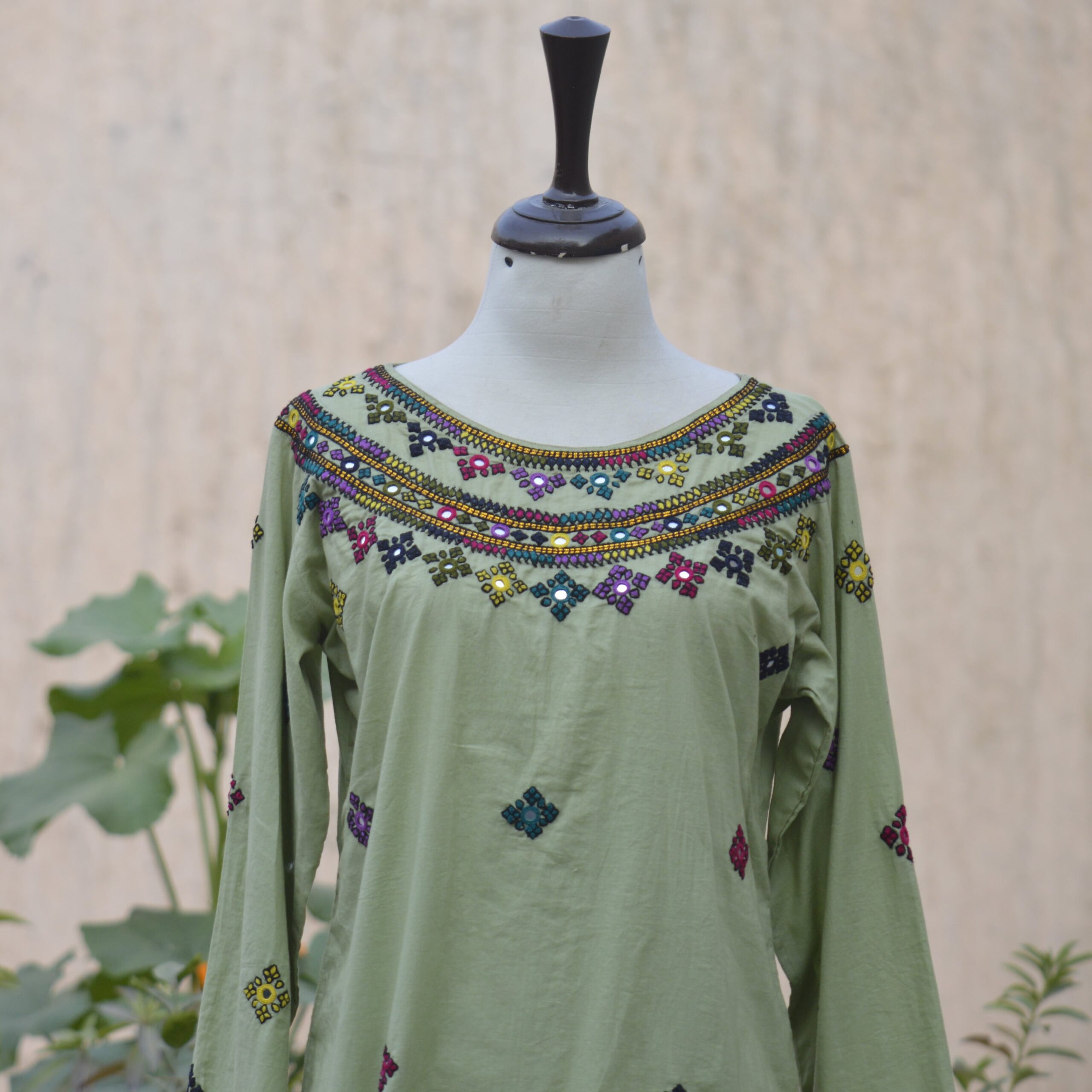 Multi Colored Sindhi Hand Embroidery Parrot Green 2-piece Suit.

Traditional Hand Embroidered
Fabric Soft Cotton
Size Medium

Order online now ( website link given in Bio).

#culturalelegancebeauty , #indusheritage #sindhiembroidery, #traditionalembroidery #fashion #handmade #easternfashion #wearingtoday