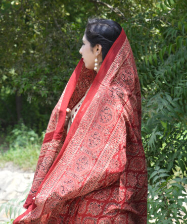 Versatile styling options of the Organic Dye Hand Block Printed Ajrak Taskeen Odhni in red and Skin.